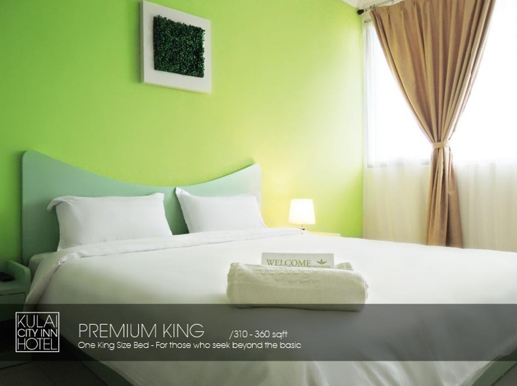 Creator Hotel Kulai Exterior photo